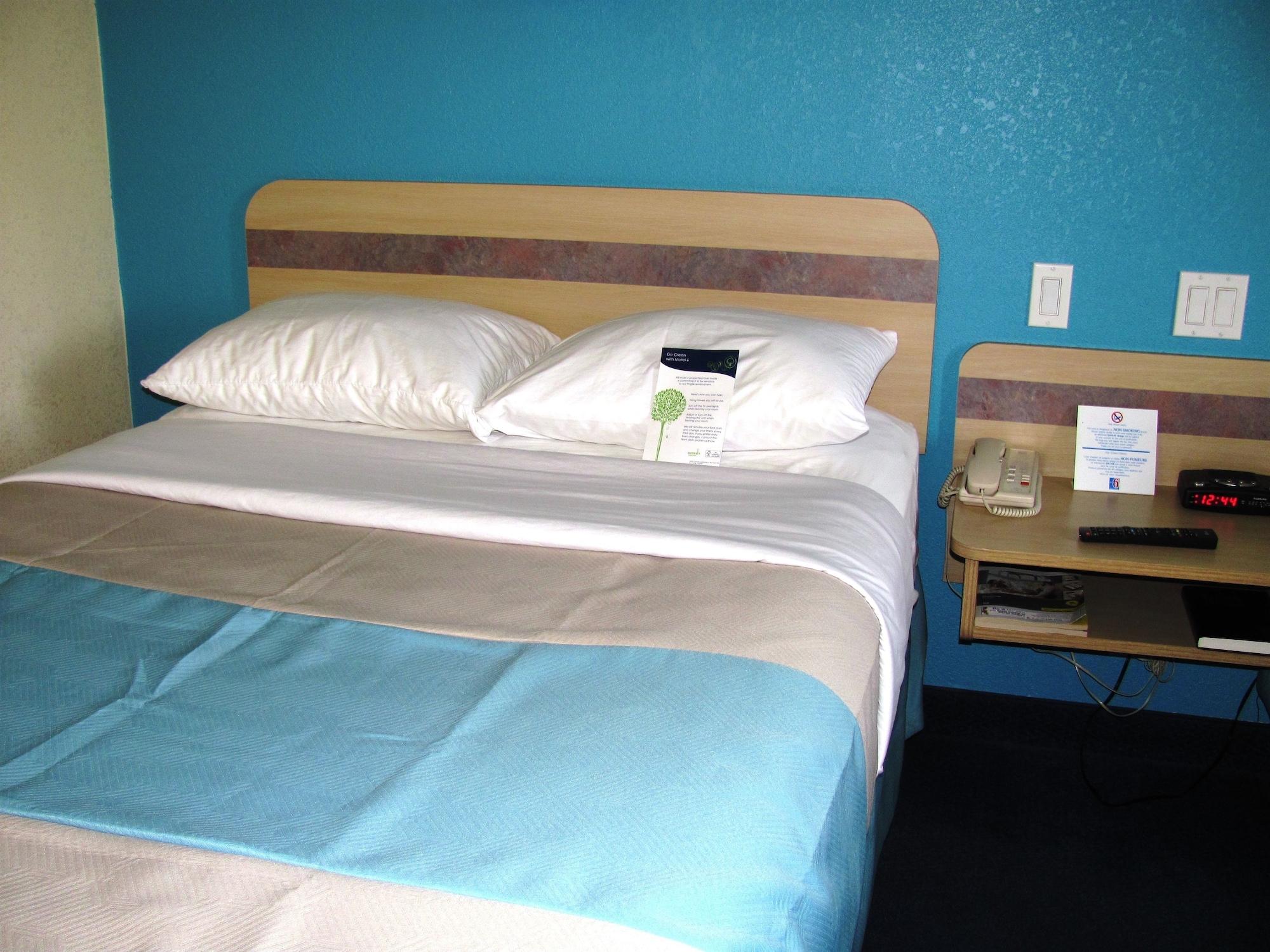 Motel 6-Huntsville, On Εξωτερικό φωτογραφία