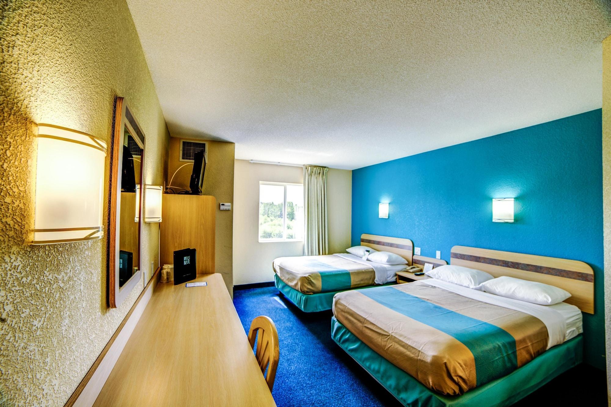 Motel 6-Huntsville, On Εξωτερικό φωτογραφία