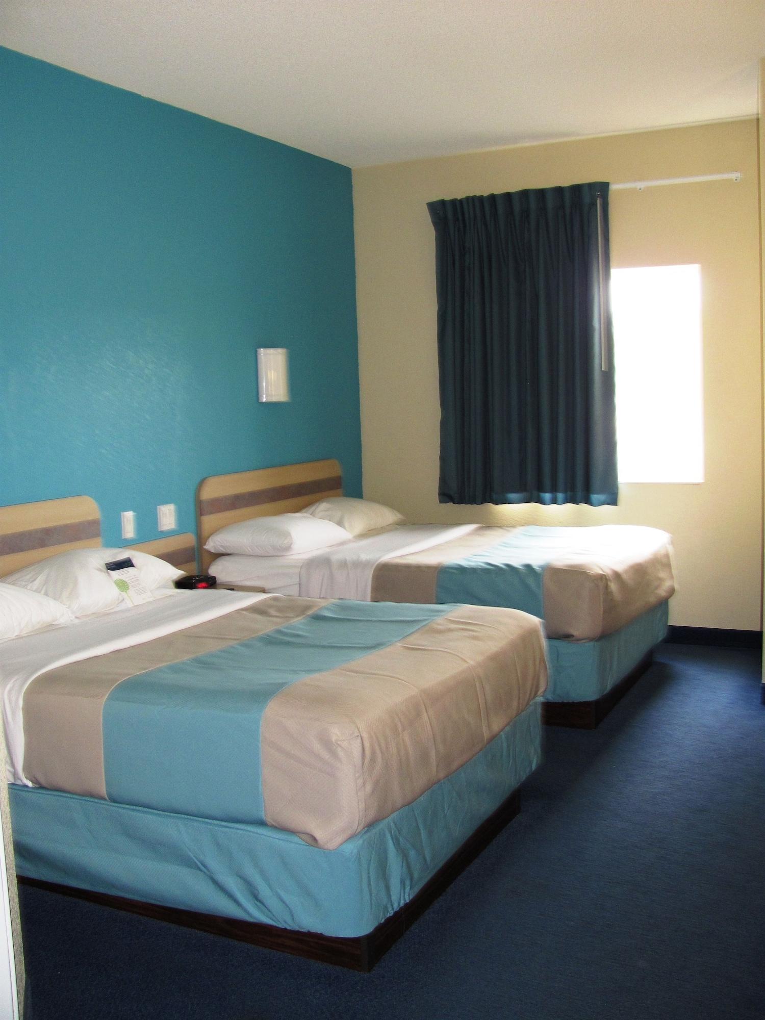 Motel 6-Huntsville, On Εξωτερικό φωτογραφία