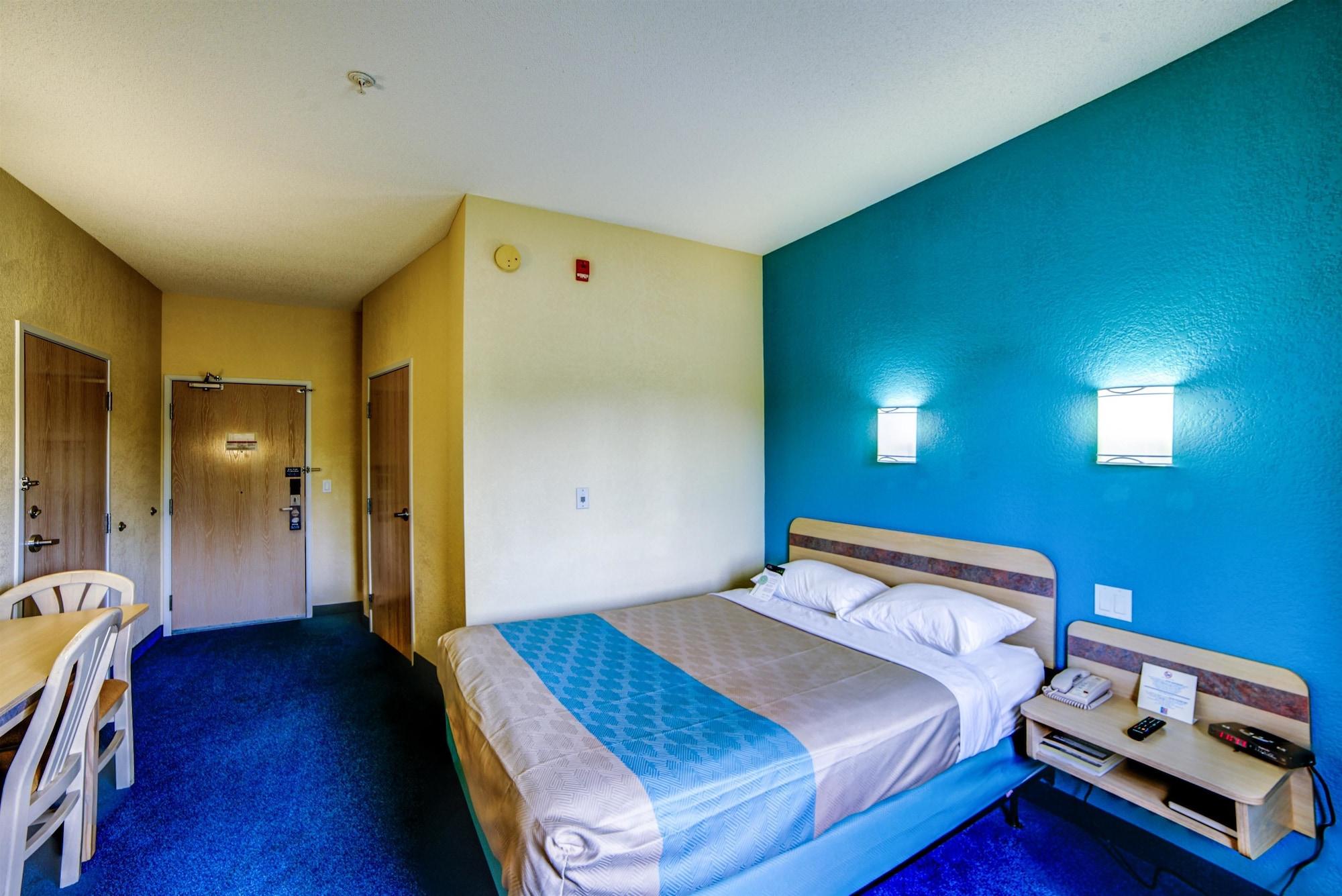 Motel 6-Huntsville, On Εξωτερικό φωτογραφία