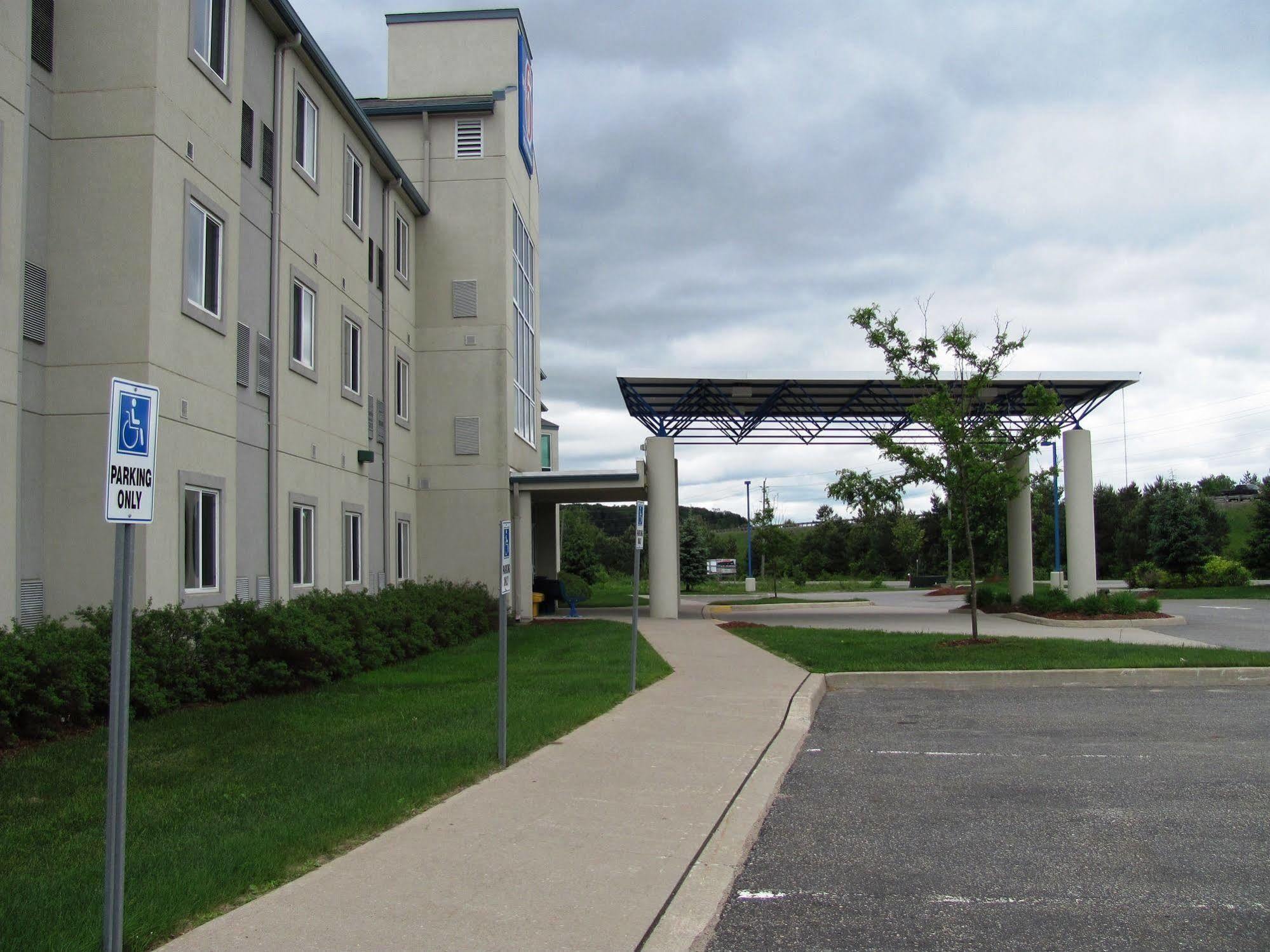 Motel 6-Huntsville, On Εξωτερικό φωτογραφία