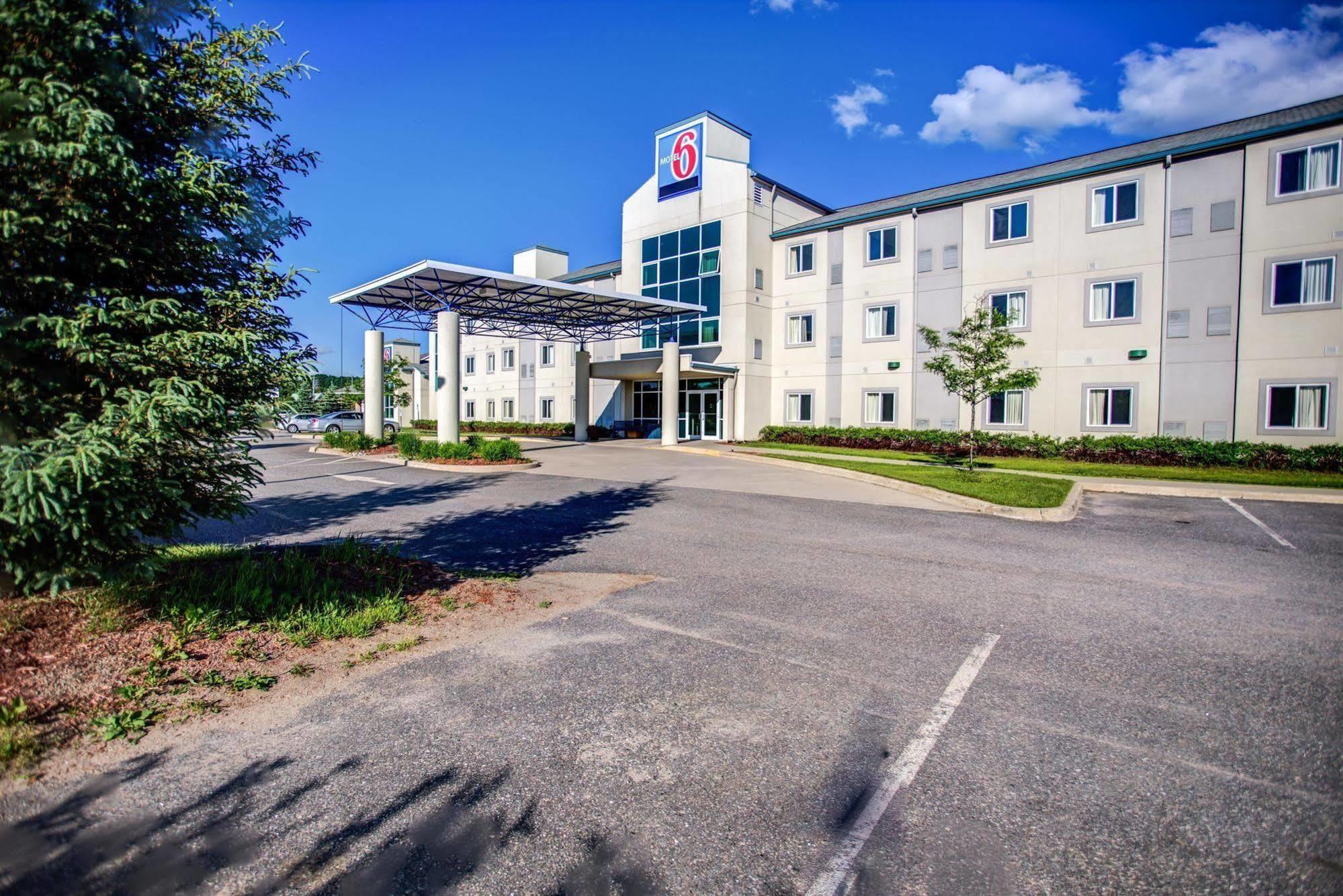 Motel 6-Huntsville, On Εξωτερικό φωτογραφία
