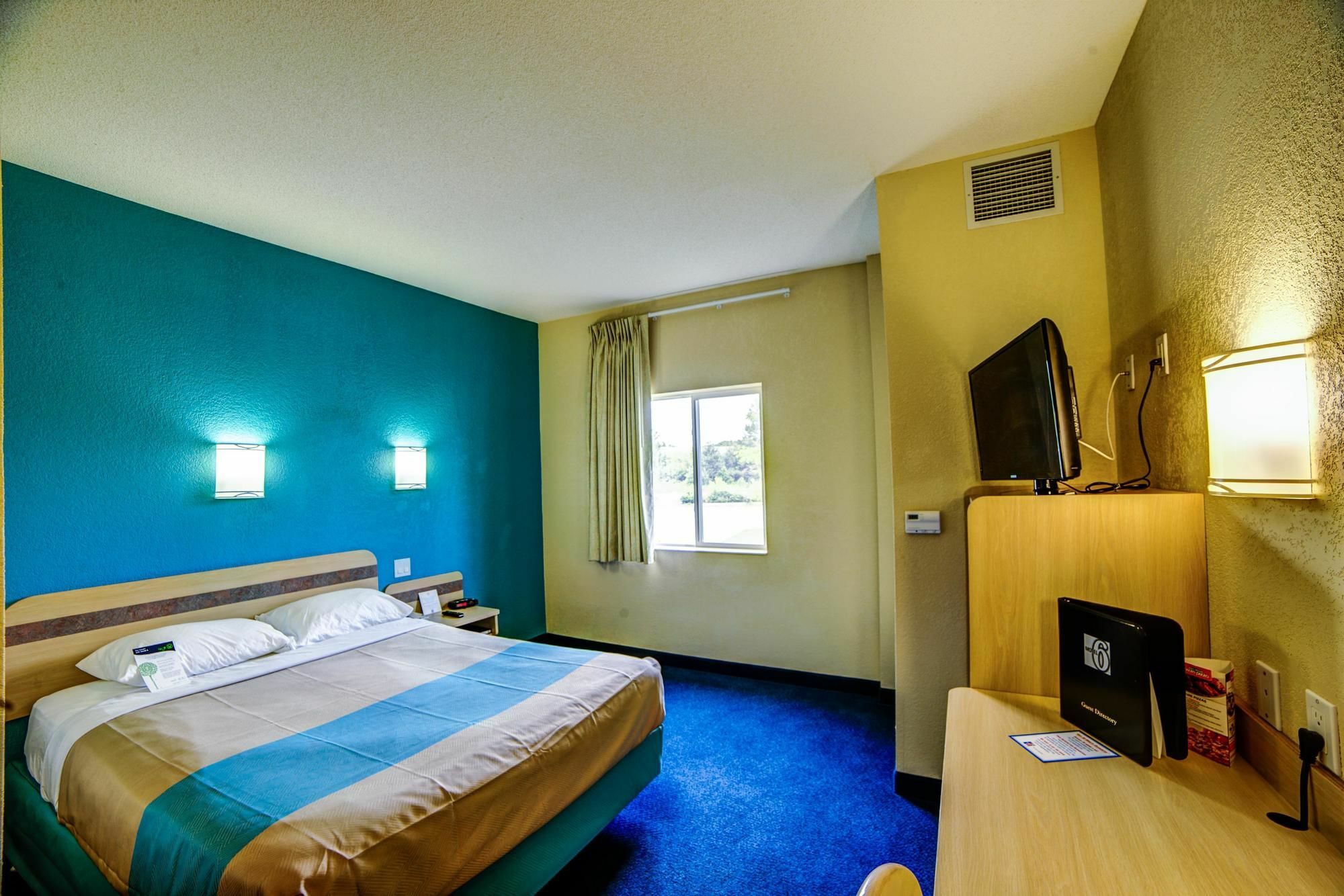 Motel 6-Huntsville, On Εξωτερικό φωτογραφία